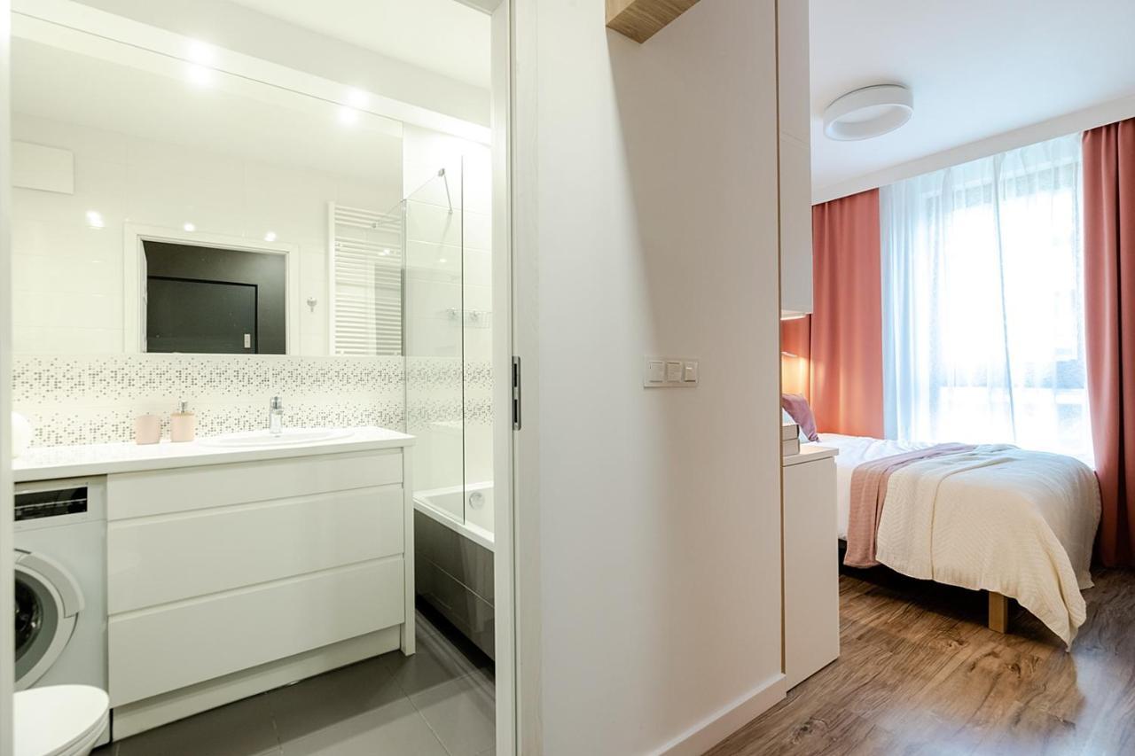 Studio Wola Apartament Kasprzaka - Wifi + Smart Tv Warsaw Luaran gambar