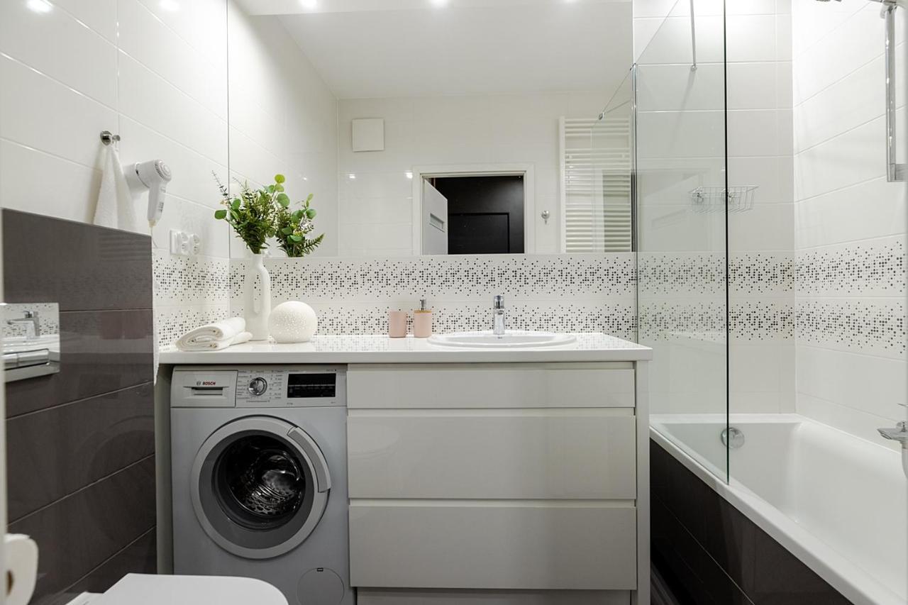 Studio Wola Apartament Kasprzaka - Wifi + Smart Tv Warsaw Luaran gambar
